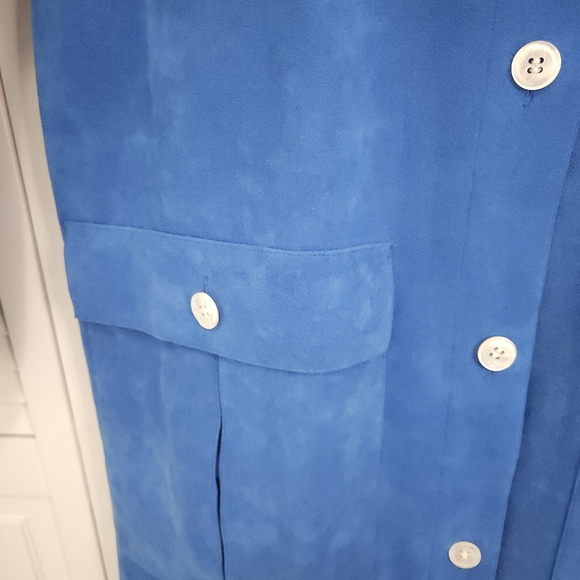 Vintage Women's Blue Suede Coat with Shoulder Pads - Picture 4 of 10